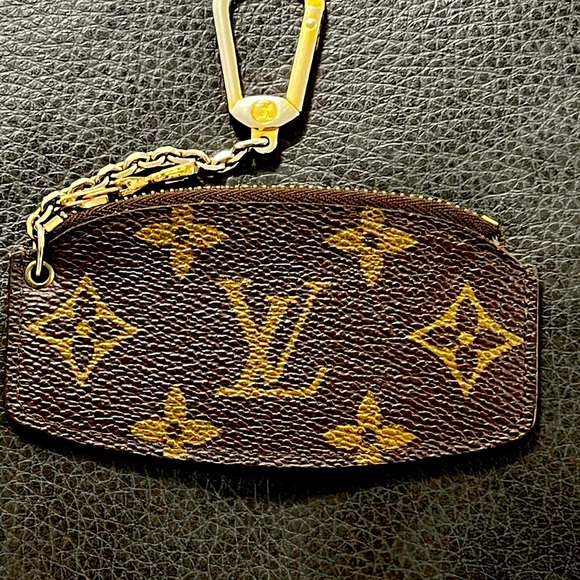 LV Egg Key Chain - Picture 1 of 5